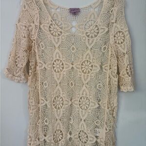 Elegant Cream Lace Top size M/L